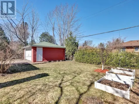 1233 Cheverton Avenue Ottawa ON K1H 7P5