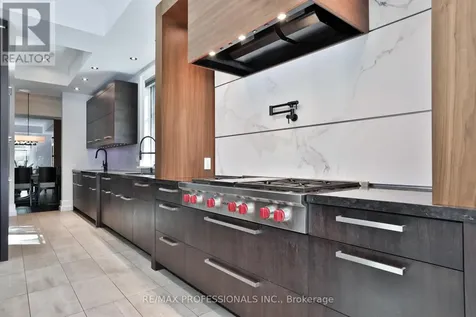 262 Maple Grove Drive Oakville (mo Morrison) ON L6J 4V5