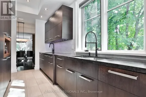 262 Maple Grove Drive Oakville (mo Morrison) ON L6J 4V5