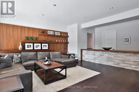 262 Maple Grove Drive Oakville (mo Morrison) ON L6J 4V5