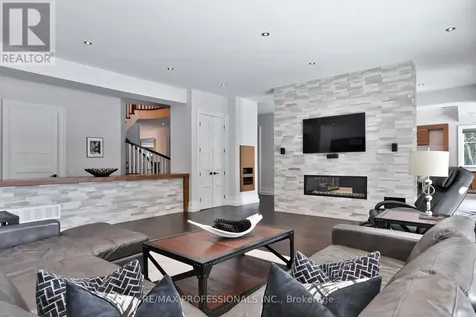 262 Maple Grove Drive Oakville (mo Morrison) ON L6J 4V5