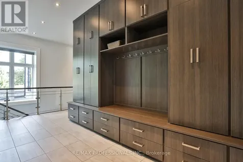 262 Maple Grove Drive Oakville (mo Morrison) ON L6J 4V5