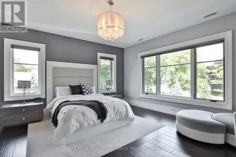 262 Maple Grove Drive Oakville (mo Morrison) ON L6J 4V5