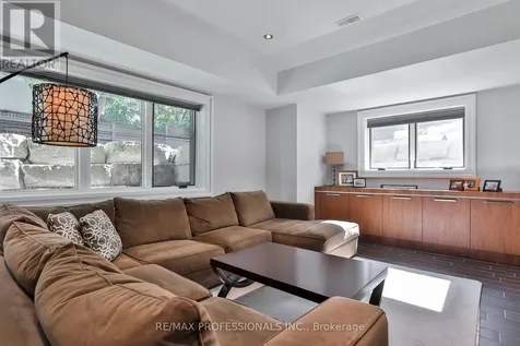 262 Maple Grove Drive Oakville (mo Morrison) ON L6J 4V5