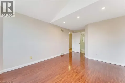 213 Grey Fox Drive Kitchener ON N2E 3N7