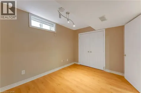 213 Grey Fox Drive Kitchener ON N2E 3N7