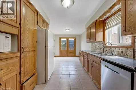 213 Grey Fox Drive Kitchener ON N2E 3N7