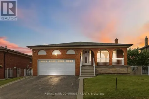 17 Harris Crescent Vaughan (west Woodbridge) ON L4L 1R7