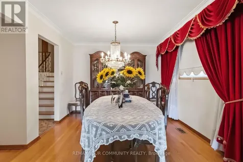 17 Harris Crescent Vaughan (west Woodbridge) ON L4L 1R7