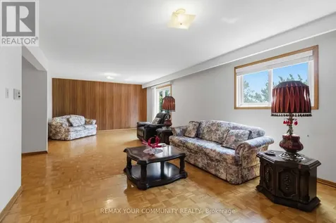 17 Harris Crescent Vaughan (west Woodbridge) ON L4L 1R7