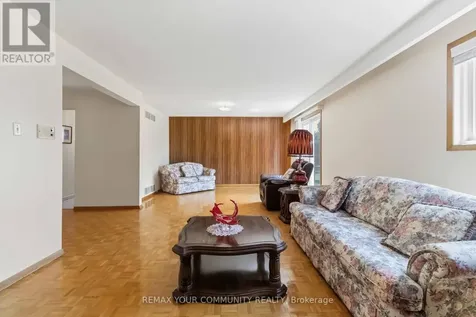 17 Harris Crescent Vaughan (west Woodbridge) ON L4L 1R7