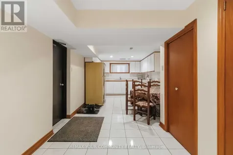 17 Harris Crescent Vaughan (west Woodbridge) ON L4L 1R7