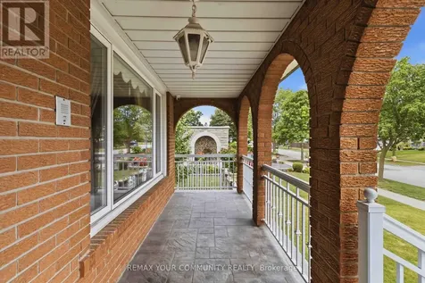 17 Harris Crescent Vaughan (west Woodbridge) ON L4L 1R7