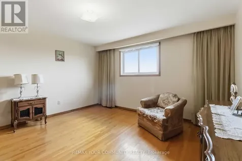 17 Harris Crescent Vaughan (west Woodbridge) ON L4L 1R7