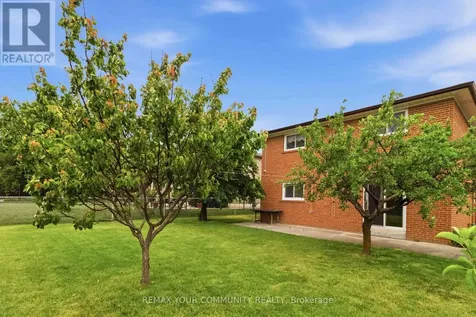 17 Harris Crescent Vaughan (west Woodbridge) ON L4L 1R7
