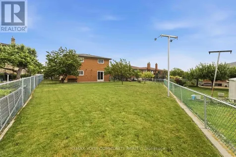 17 Harris Crescent Vaughan (west Woodbridge) ON L4L 1R7