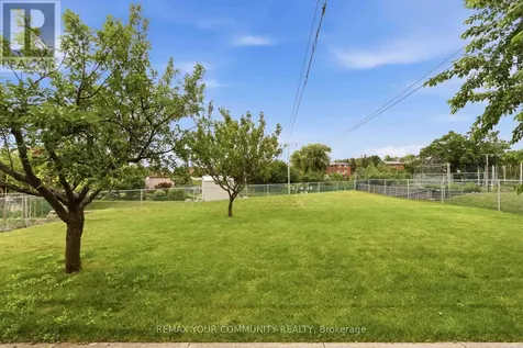 17 Harris Crescent Vaughan (west Woodbridge) ON L4L 1R7