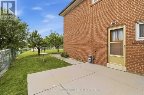 17 Harris Crescent Vaughan (west Woodbridge) ON L4L 1R7