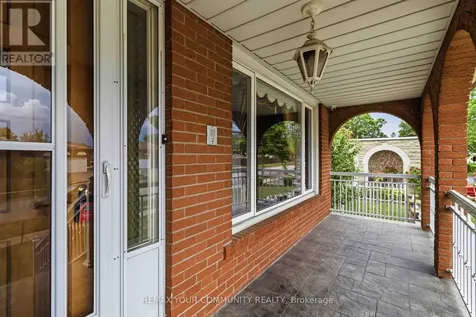 17 Harris Crescent Vaughan (west Woodbridge) ON L4L 1R7