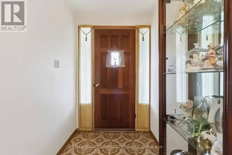 17 Harris Crescent Vaughan (west Woodbridge) ON L4L 1R7