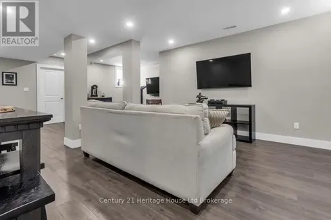 29 Brookside Lane Tillsonburg ON N4G 0A1