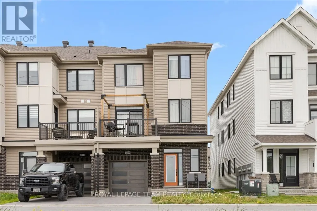 209 Hibernian Walk Ottawa ON K2V 0R6