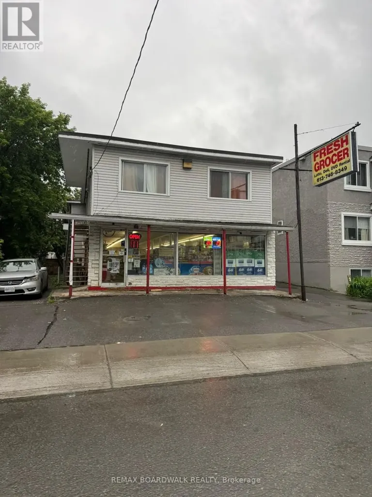 40 Jolliet Avenue Ottawa ON K1L 5H5