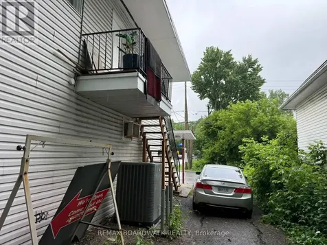 40 Jolliet Avenue Ottawa ON K1L 5H5
