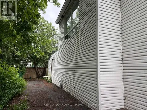 40 Jolliet Avenue Ottawa ON K1L 5H5