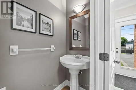 2803 St. Stephen's Street Ottawa ON K2B 1B6