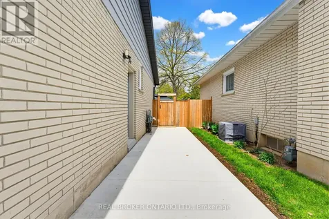 24 Magnolia Street Brantford ON N3R 1P8