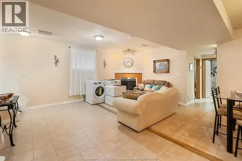 11294 Timber Bay Crescent Windsor ON N8R 2L2