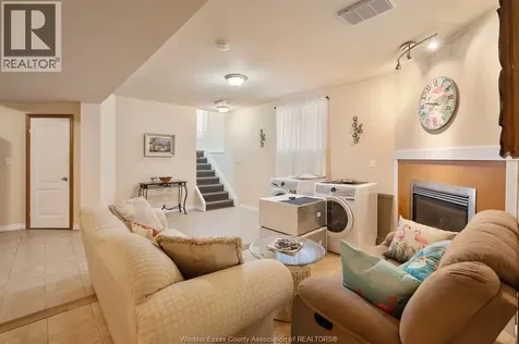 11294 Timber Bay Crescent Windsor ON N8R 2L2