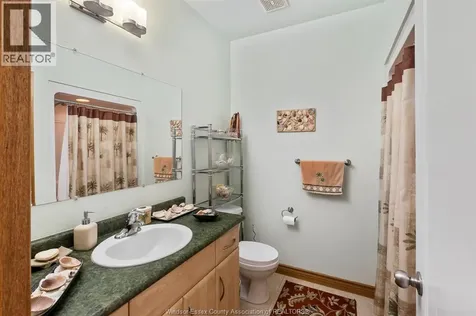 11294 Timber Bay Crescent Windsor ON N8R 2L2