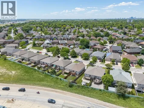 11294 Timber Bay Crescent Windsor ON N8R 2L2