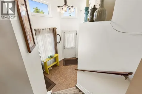 11294 Timber Bay Crescent Windsor ON N8R 2L2