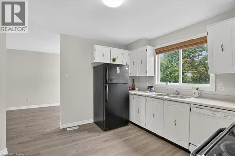 60 Elmsdale Drive Kitchener ON N2E 2G4