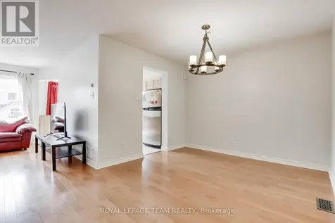 33 Scampton Drive Ottawa ON K2W 1G1