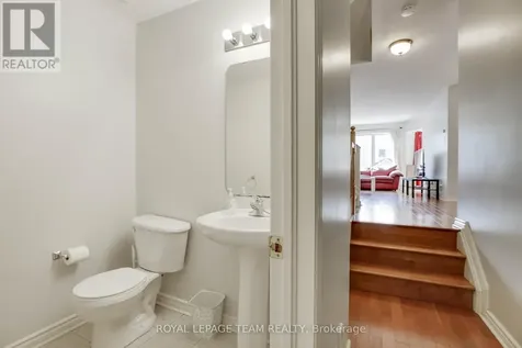 33 Scampton Drive Ottawa ON K2W 1G1