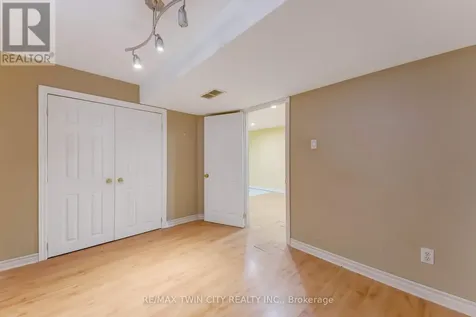 213 Grey Fox Drive Kitchener ON N2E 3N7