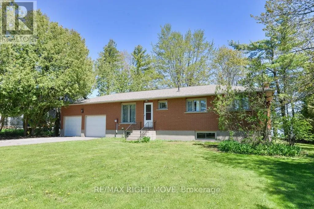 3877 Wood Avenue Severn (west Shore) ON L3V 0T9