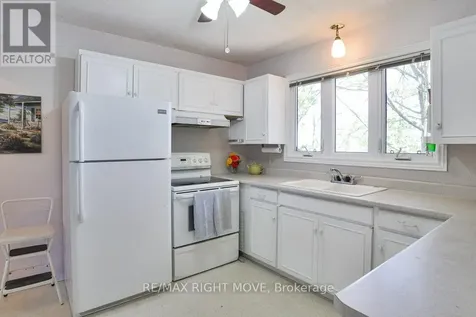 3877 Wood Avenue Severn (west Shore) ON L3V 0T9