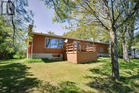 3877 Wood Avenue Severn (west Shore) ON L3V 0T9