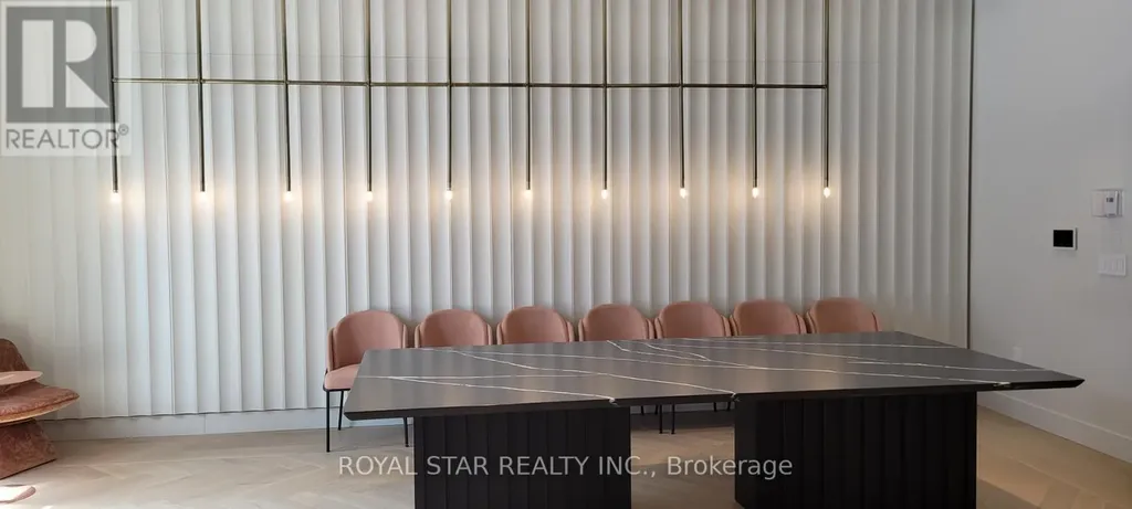 130 River Street Toronto (regent Park) ON M5A 0R8