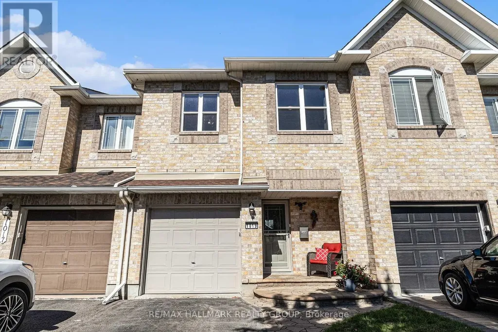 1019 Candlewood Street Ottawa ON K4A 5E7