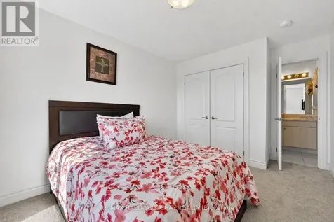 39 Kodiak Terrace Barrie ON L9J 0J4