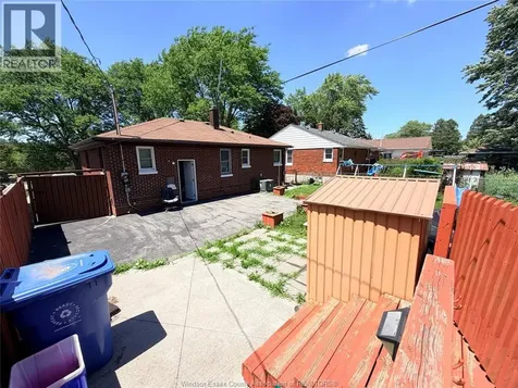3825 Poplar Windsor ON N9C 2E2