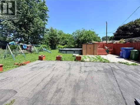 3825 Poplar Windsor ON N9C 2E2