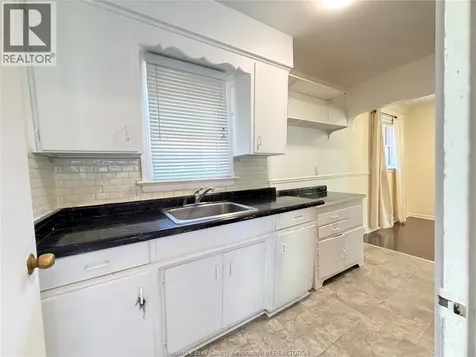 3825 Poplar Windsor ON N9C 2E2