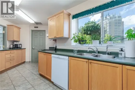 20 St George Street Kitchener ON N2G 2S7